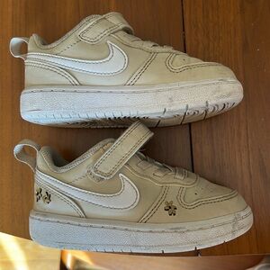 Nike toddler sneakers